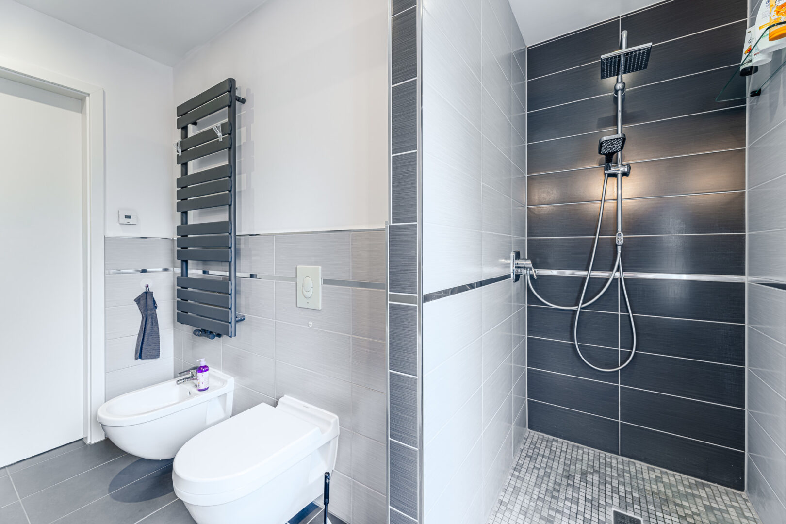 Frisch in den Tag – mit einer stilvollen Dusche