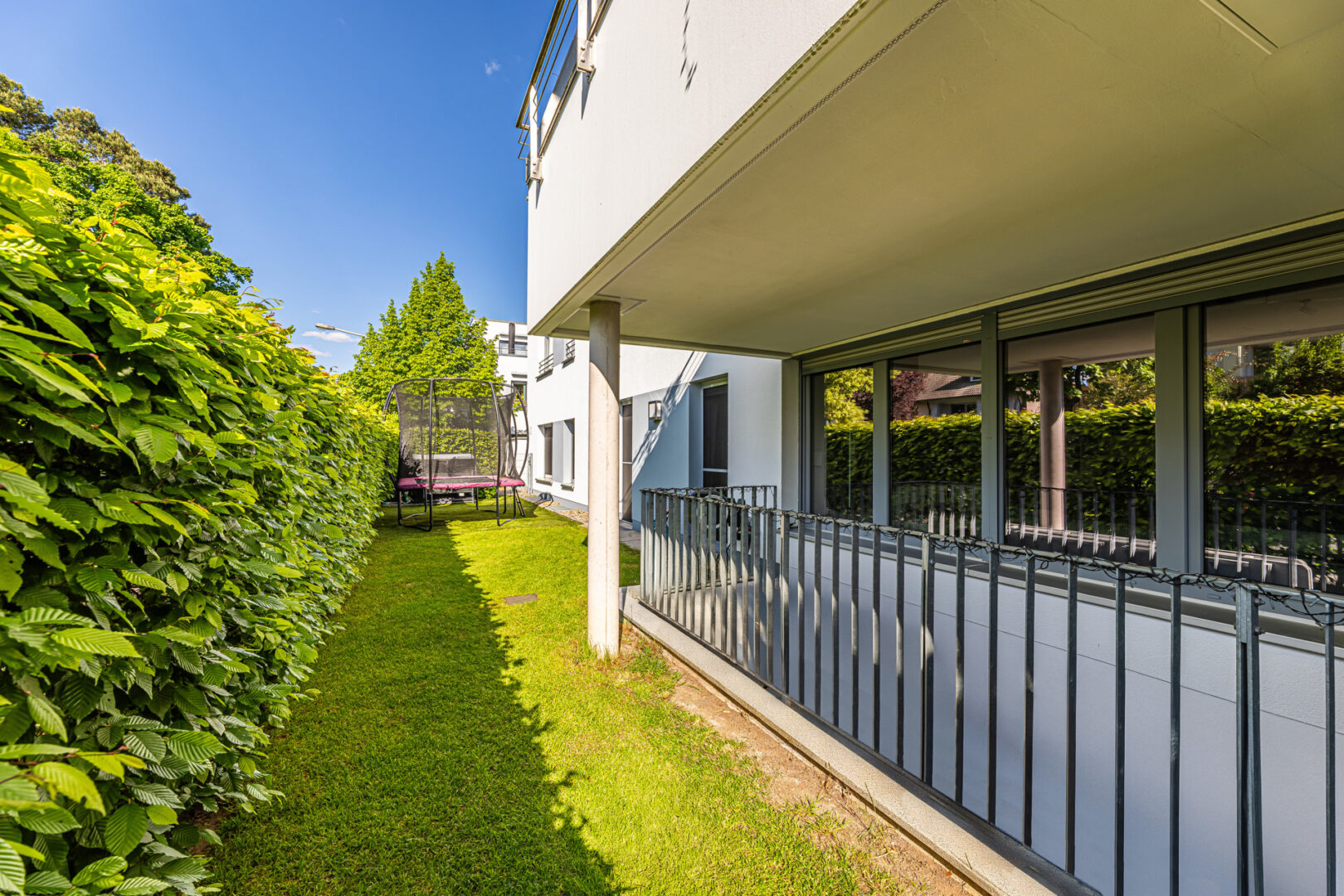 Exklusives Wohnen in Bestlage mit privatem Gartenparadies