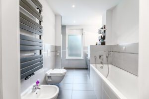 Zeitlos schön – stilvolles Bad mit Wohlfühlatmosphäre