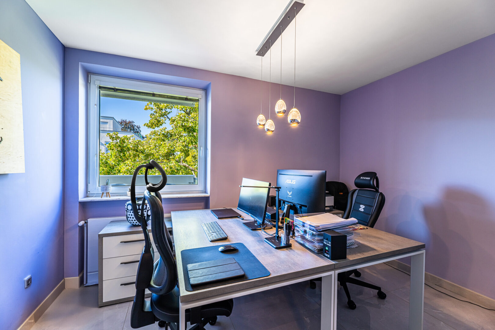 Arbeits- oder Kinderzimmer