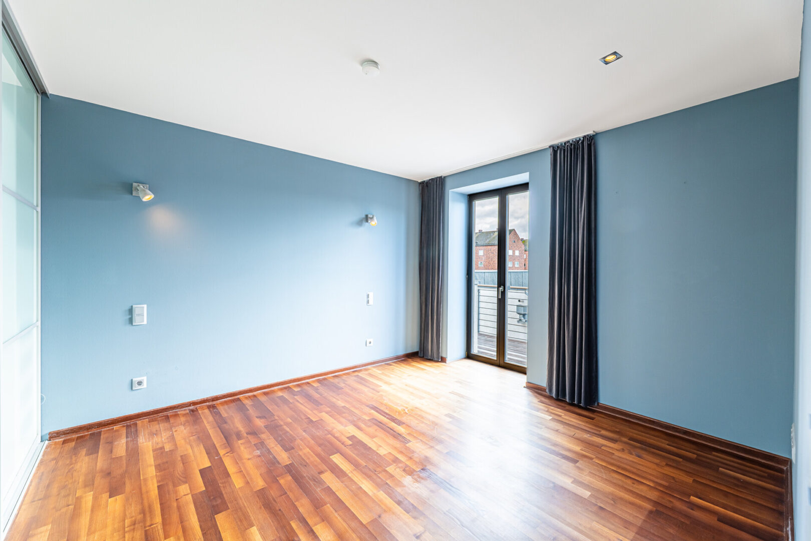 Schlafzimmer mit Einbauschrank