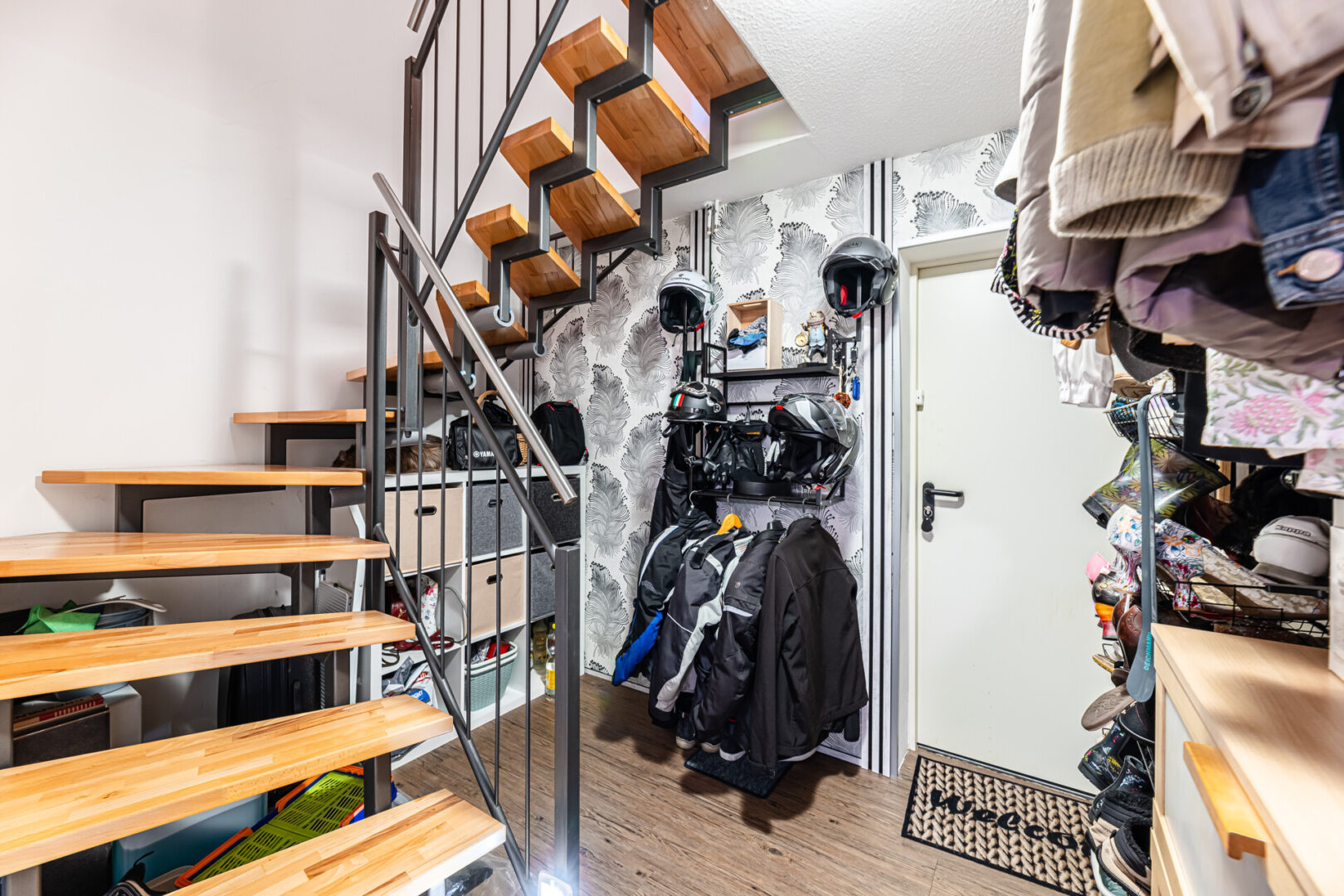 Interne Treppe verbindet beide Wohnebenen